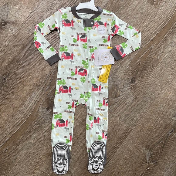 Burt's Bees Baby One Pieces Nwt Burts Bees Barnyard Footed Sleeper